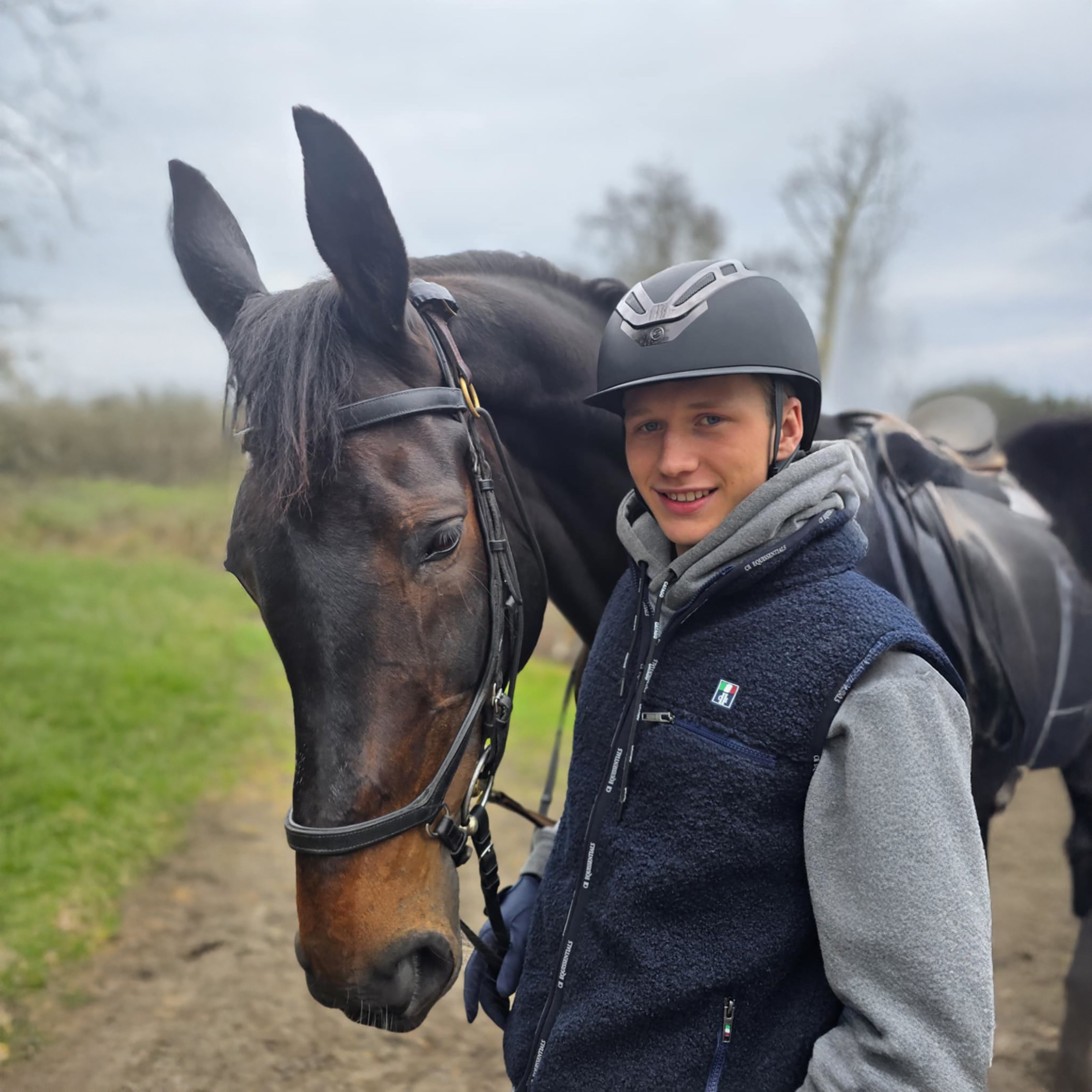 ELK GROVE Sherpa Fleece Vest Navy (Black Iris)