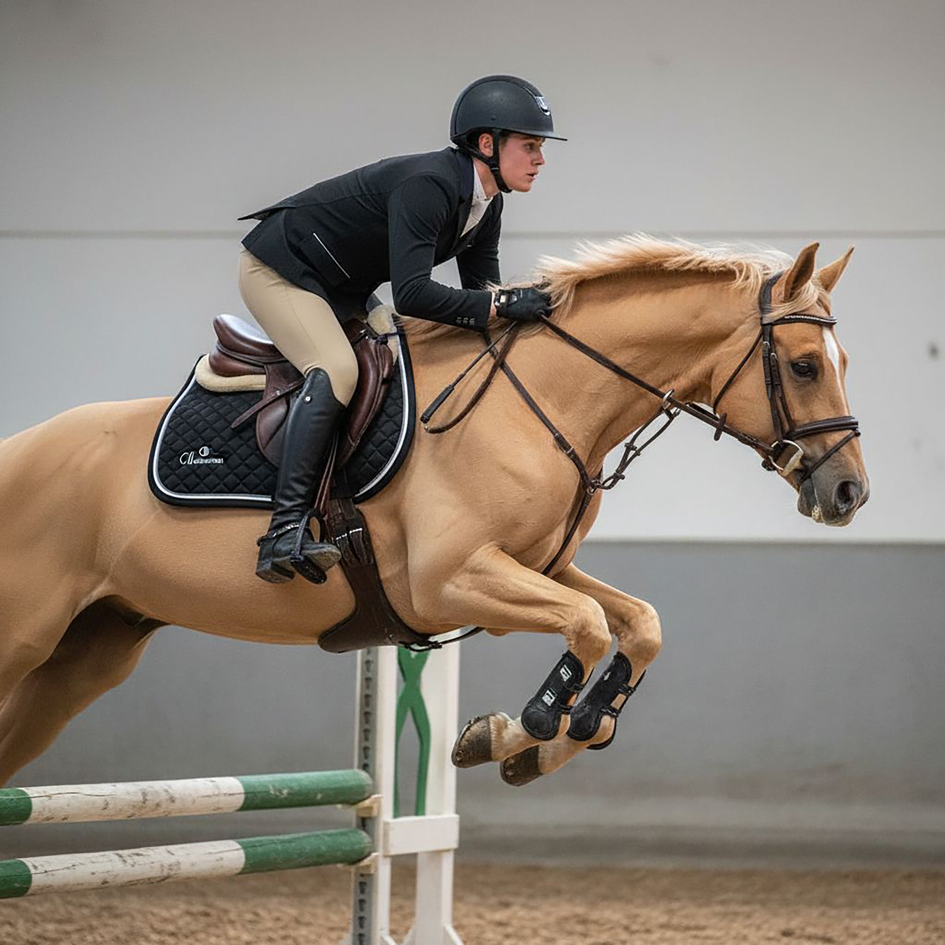 SORRENTO Jumping Saddle pad Black (Jet Black)