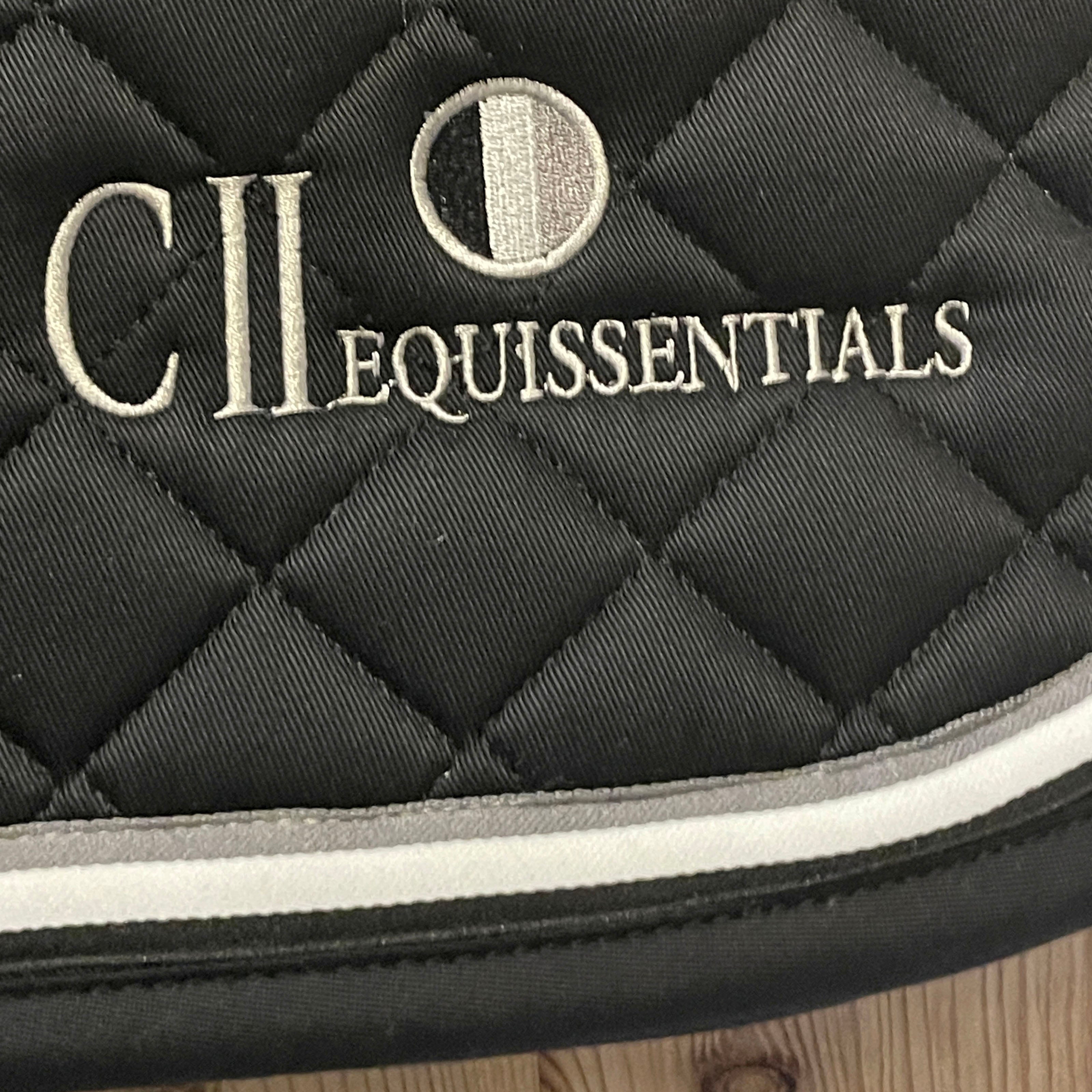 SORRENTO Jumping Saddle pad Black (Jet Black)