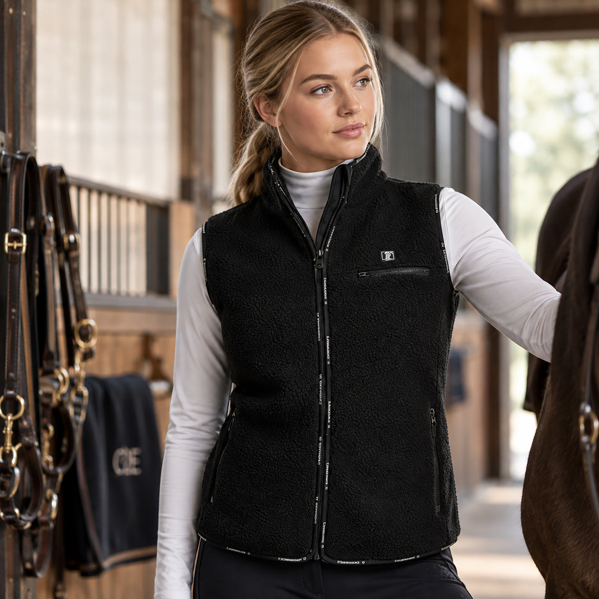 ELK GROVE Sherpa Fleece Vest Black (Jet Black)